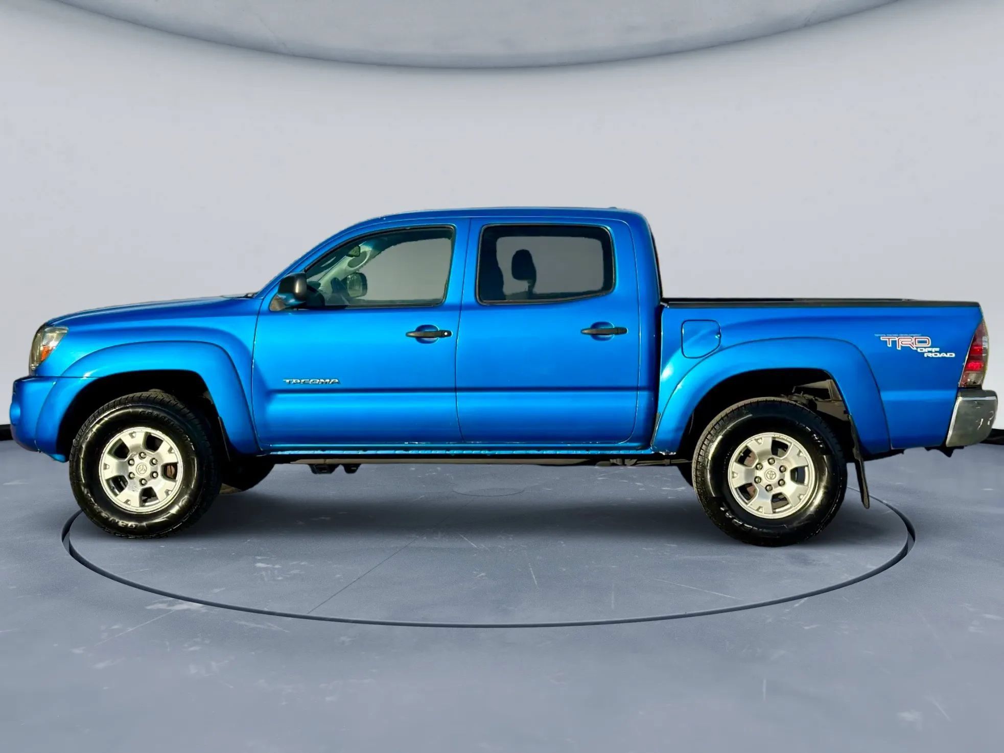 Used 2010 Toyota Tacoma 4x4 Double Cab w/ TRD Off-Road Pkg image 3