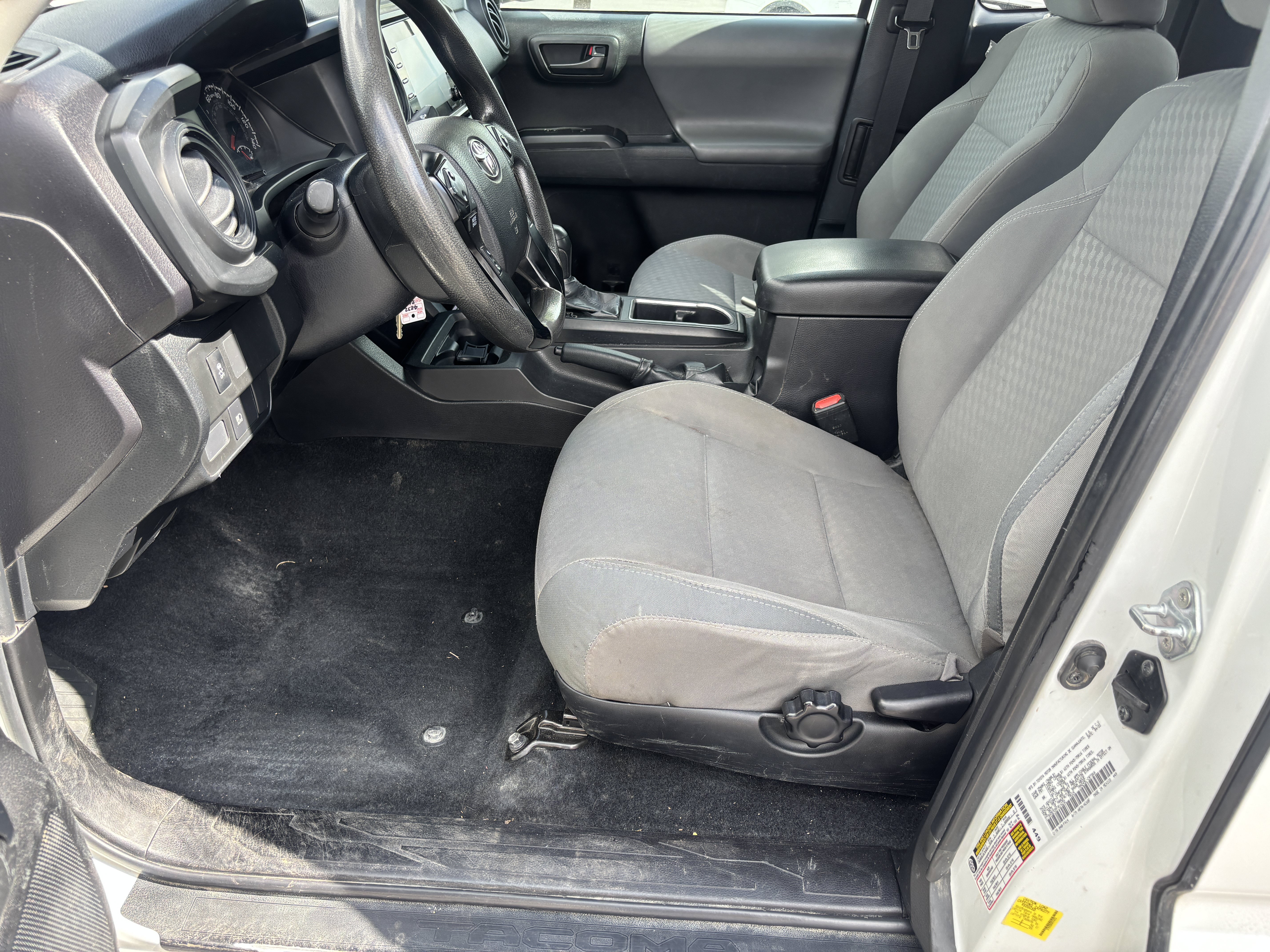 Used 2022 Toyota Tacoma SR AWD/4WD image 9