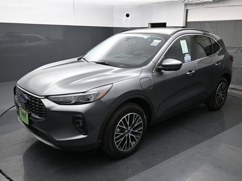 New 2024 Ford Escape SE w/ PHEV Premium Package FWD image 16
