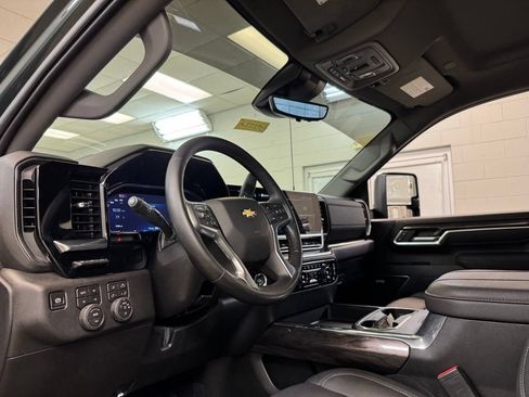 Used 2026 Chevrolet Silverado 2500 LTZ w/ LTZ Premium Package AWD/4WD image 16