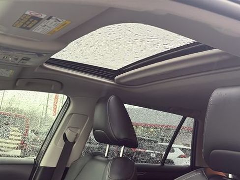 Certified 2020 Toyota RAV4 XLE Premium image 20