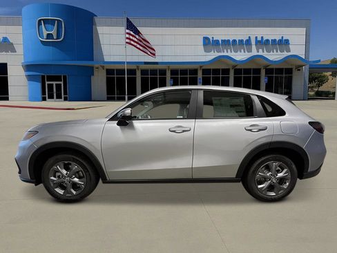 New 2026 Honda HR-V LX image 2