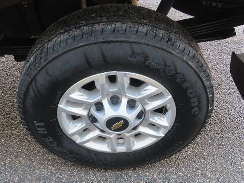 Used 2025 Chevrolet Silverado 2500 LT w/ Convenience Package AWD/4WD image 16
