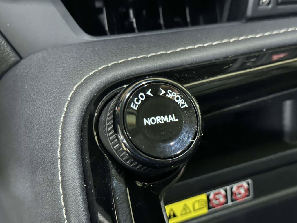Used 2025 Lexus NX 250 AWD w/ Accessory Package (2T) image 27