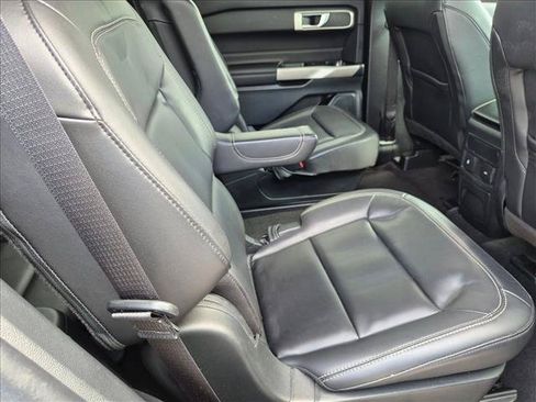 Used 2023 Ford Explorer XLT w/ Equipment Group 202A RWD image 19