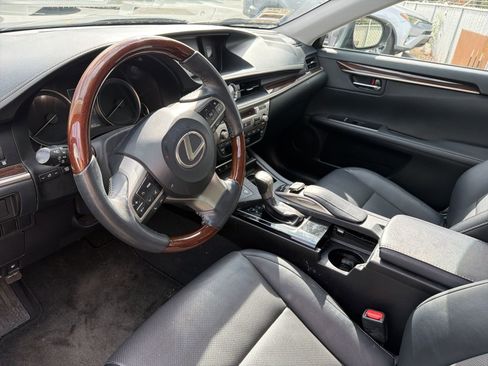 Used 2017 Lexus ES 350 w/ Navigation System Package image 8
