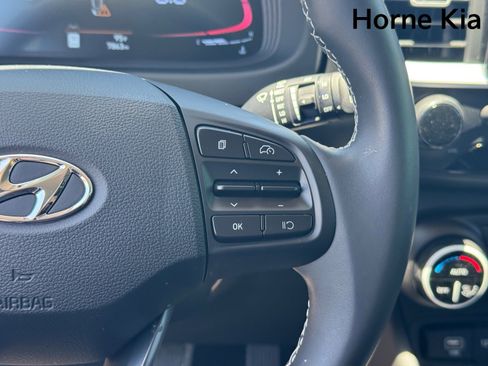 Used 2025 Hyundai Venue Limited FWD image 17
