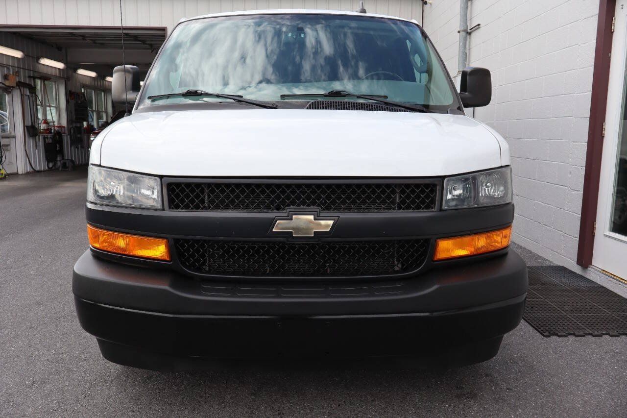 Used 2018 Chevrolet Express 2500 LS w/ Driver Convenience Package RWD image 2
