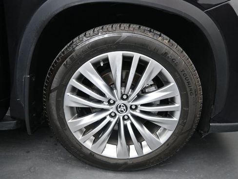 Used 2022 Toyota Highlander Platinum AWD/4WD image 29