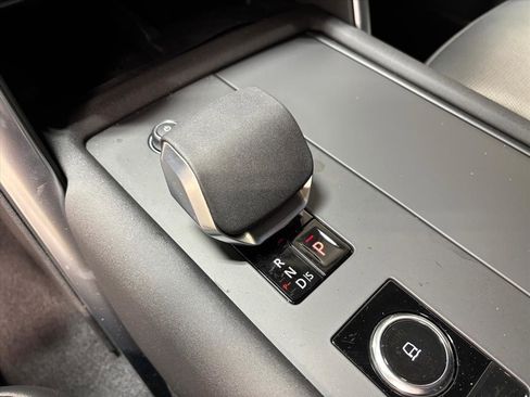 Used 2026 Land Rover Discovery S image 15