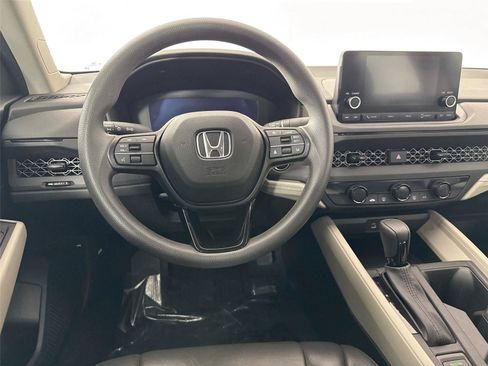 Used 2023 Honda Accord LX image 28