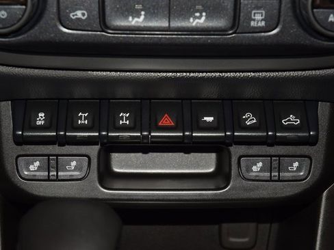 Used 2022 Chevrolet Colorado ZR2 image 30