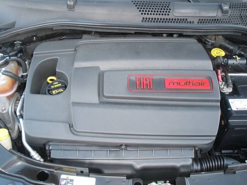 Used 2012 FIAT 500 Sport w/ Safety & Sound Pkg FWD image 12