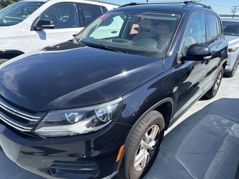 Used 2016 Volkswagen Tiguan S image 2