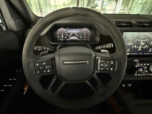 Certified 2023 Land Rover Defender 110 V8 AWD/4WD image 17