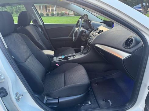 Used 2013 MAZDA MAZDA3 i Touring FWD image 9