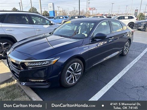 Used 2020 Honda Accord Touring image 3