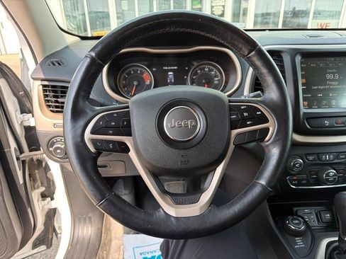 Used 2018 Jeep Cherokee Limited w/ Trailer Tow Group AWD/4WD image 13
