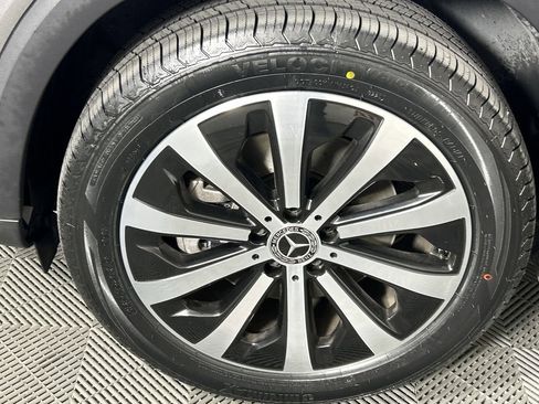 Used 2023 Mercedes-Benz GLB 250 w/ Premium Package image 10