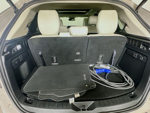 Used 2024 MAZDA CX-90 Plug-In Hybrid w/ Premium Plus AWD/4WD image 31