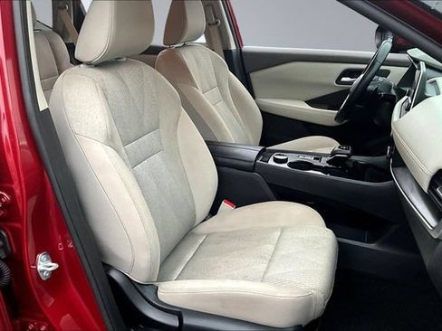 Used 2025 Nissan Rogue SV AWD/4WD image 28