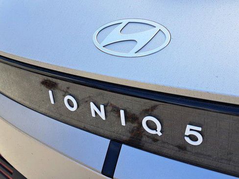 New 2025 Hyundai Ioniq 5 SEL image 17