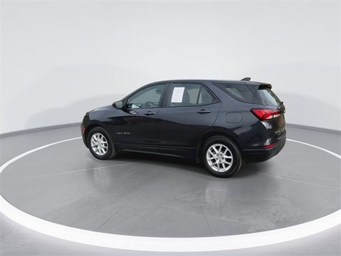 Used 2022 Chevrolet Equinox LS image 8