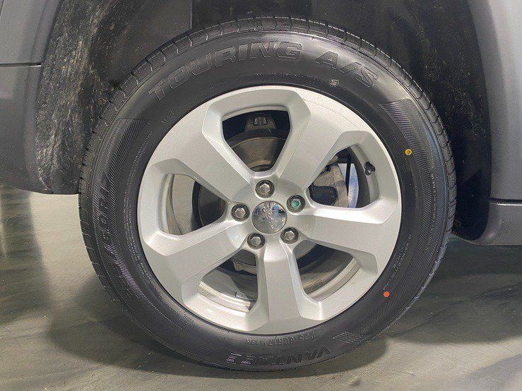 Used 2019 Jeep Compass Latitude w/ Popular Equipment Group AWD/4WD image 8