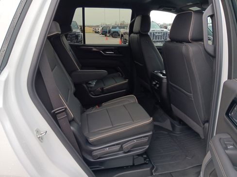 New 2026 GMC Yukon Elevation image 20