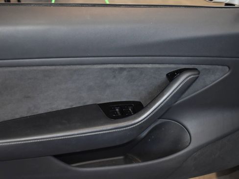 Used 2023 Tesla Model 3 Standard Range image 18