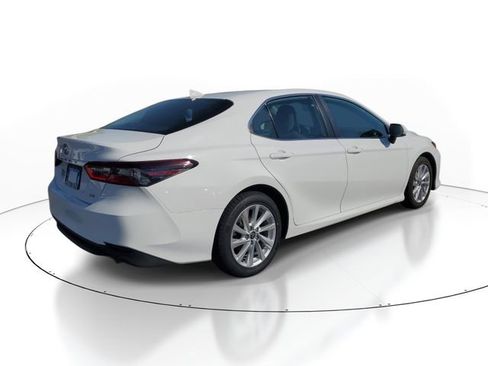 Used 2024 Toyota Camry LE image 7