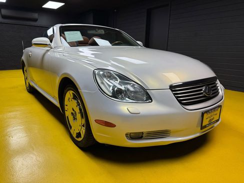 Used 2002 Lexus SC 430 Convertible image 3