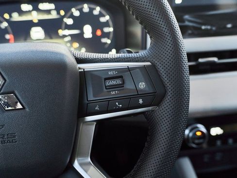 New 2026 Mitsubishi Outlander SE FWD image 38