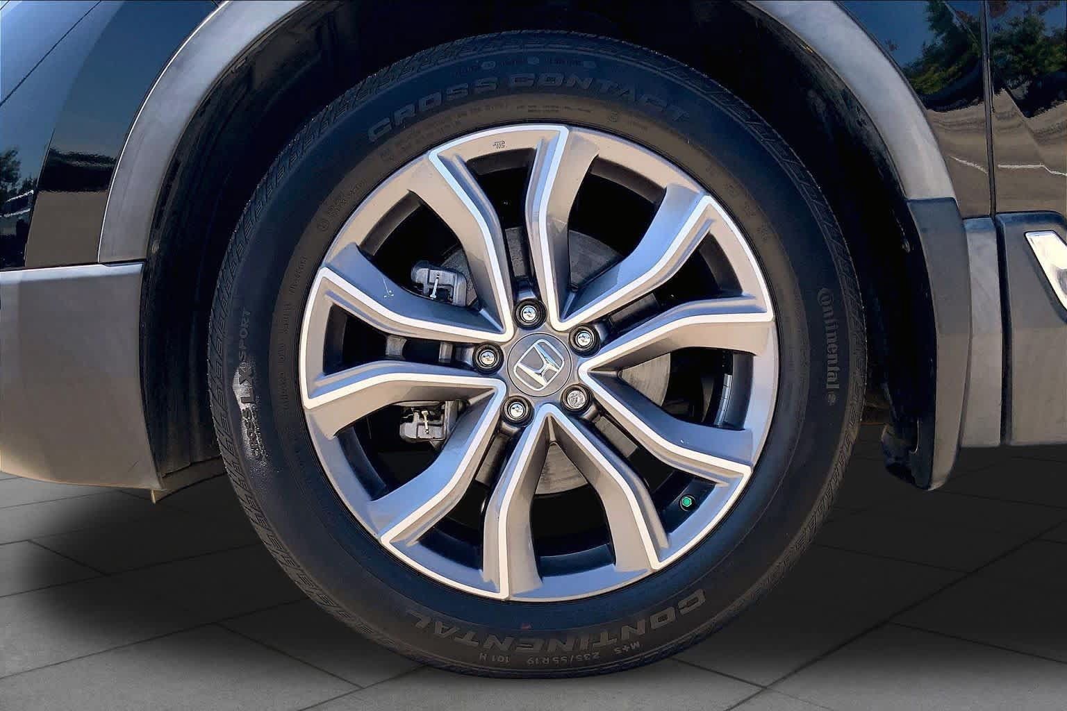 Used 2020 Honda CR-V Touring image 11