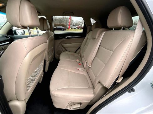 Used 2015 Kia Sorento LX image 18