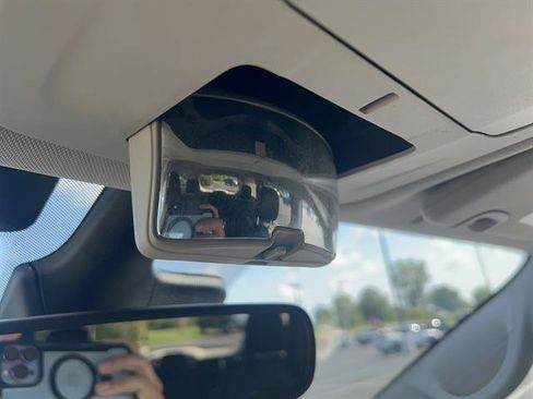 Used 2018 Chrysler Pacifica Touring-L Plus w/ Advanced Safetytec Group FWD image 29
