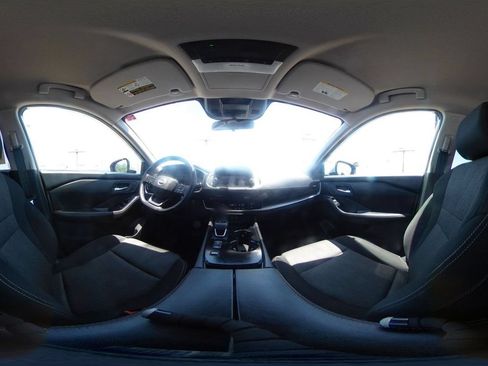 Used 2025 Nissan Rogue SV FWD image 44