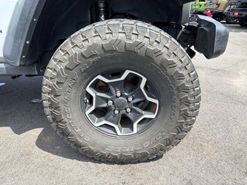 Used 2022 Jeep Gladiator Rubicon w/ Trailer Tow Package AWD/4WD image 10
