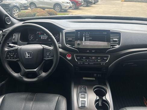 Used 2023 Honda Passport TrailSport image 19