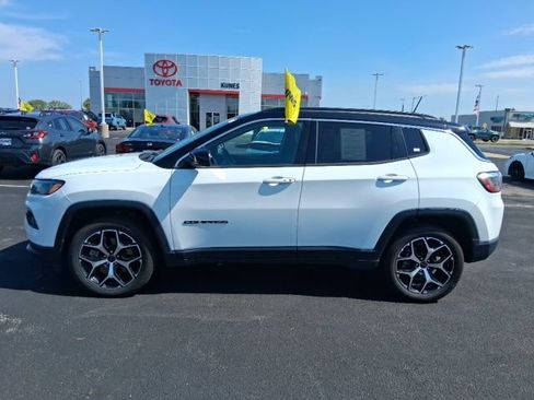 Used 2025 Jeep Compass Limited AWD/4WD image 4
