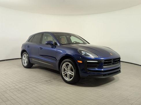 Certified 2023 Porsche Macan AWD/4WD image 7