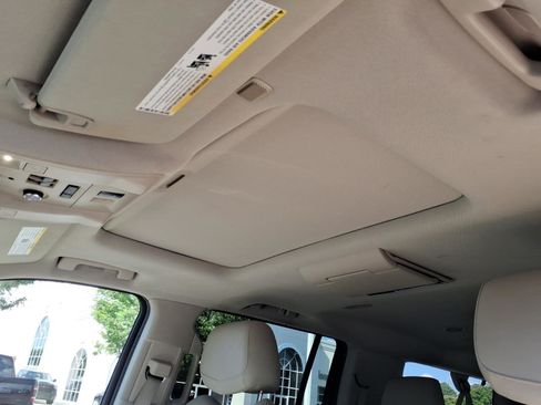Used 2016 Cadillac Escalade ESV Premium AWD/4WD image 5