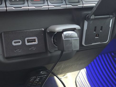 Used 2025 Chevrolet Silverado 1500 Custom RWD image 7