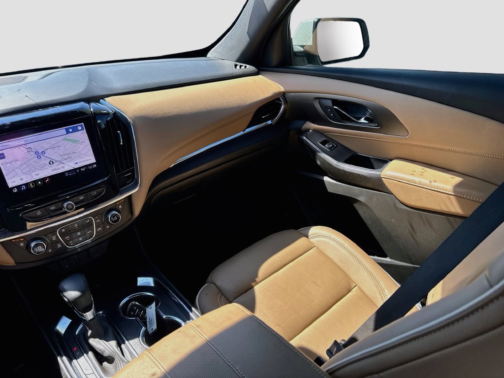 Used 2023 Chevrolet Traverse Premier FWD image 25