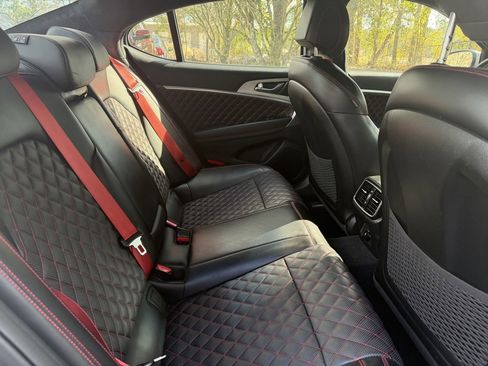 Used 2023 Genesis G70 3.3T w/ Sport Prestige Package image 8