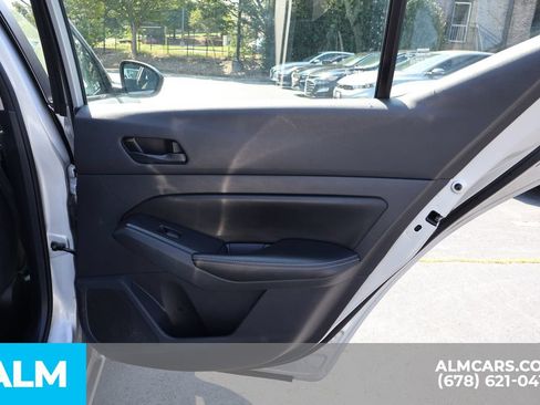Used 2024 Nissan Altima 2.5 SV FWD image 24