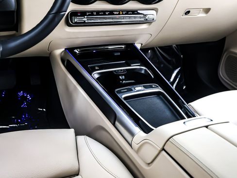 Certified 2025 Mercedes-Benz GLB 250 image 8