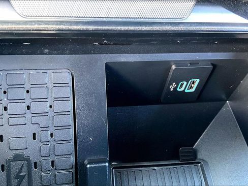 Used 2024 Ford F250 Platinum image 15