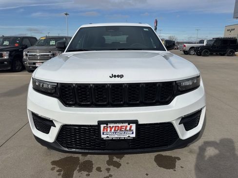 New 2025 Jeep Grand Cherokee Limited image 28