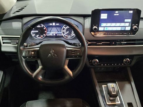 Used 2022 Mitsubishi Outlander SE image 22